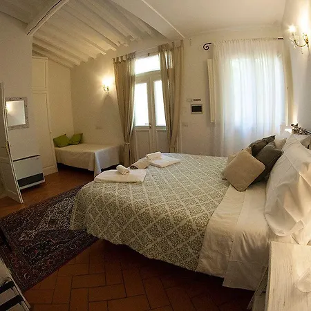 Cosy House Bed & Breakfast 3*